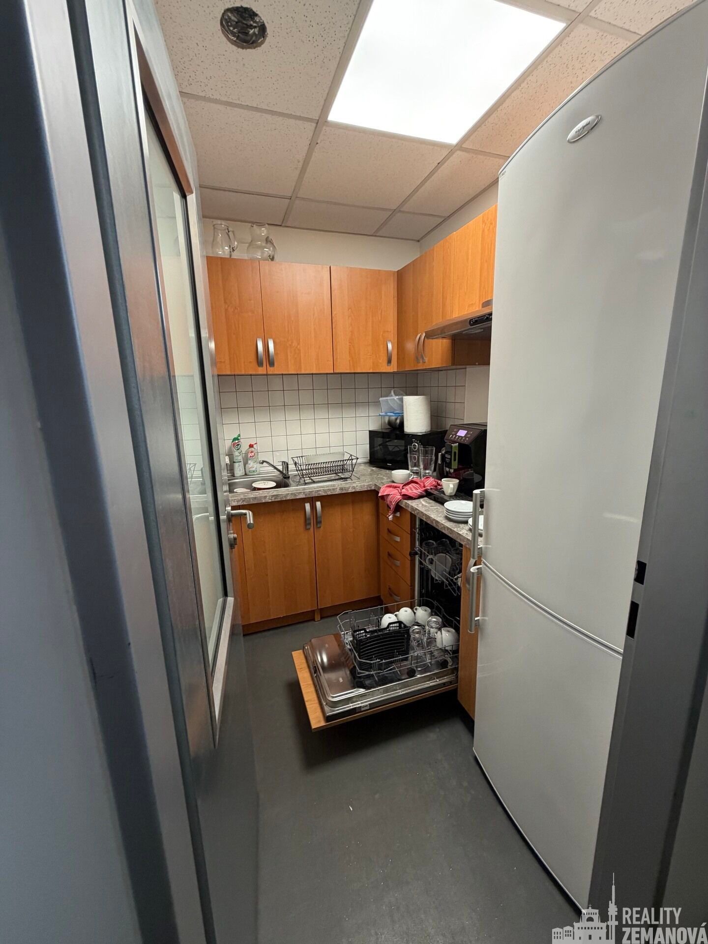 Pronájem komerčního prostoru 1637 m² - foto 13