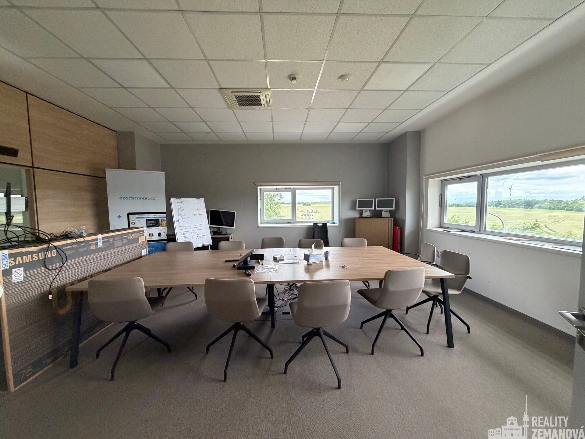Pronájem komerčního prostoru 1637 m² - foto 15