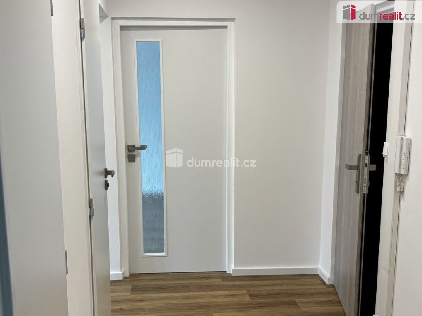 Pronájem bytu 2+1 66 m² - foto 8