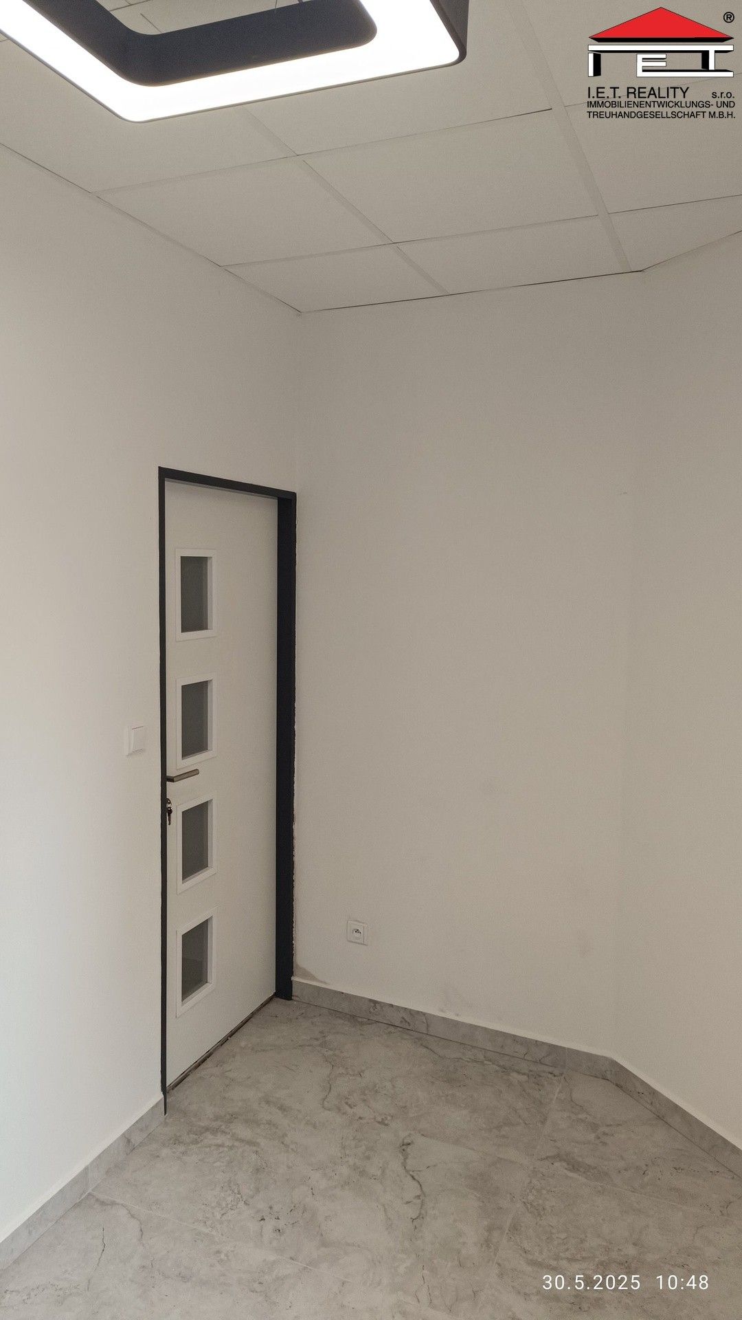 Pronájem komerčního prostoru 94 m² - foto 8