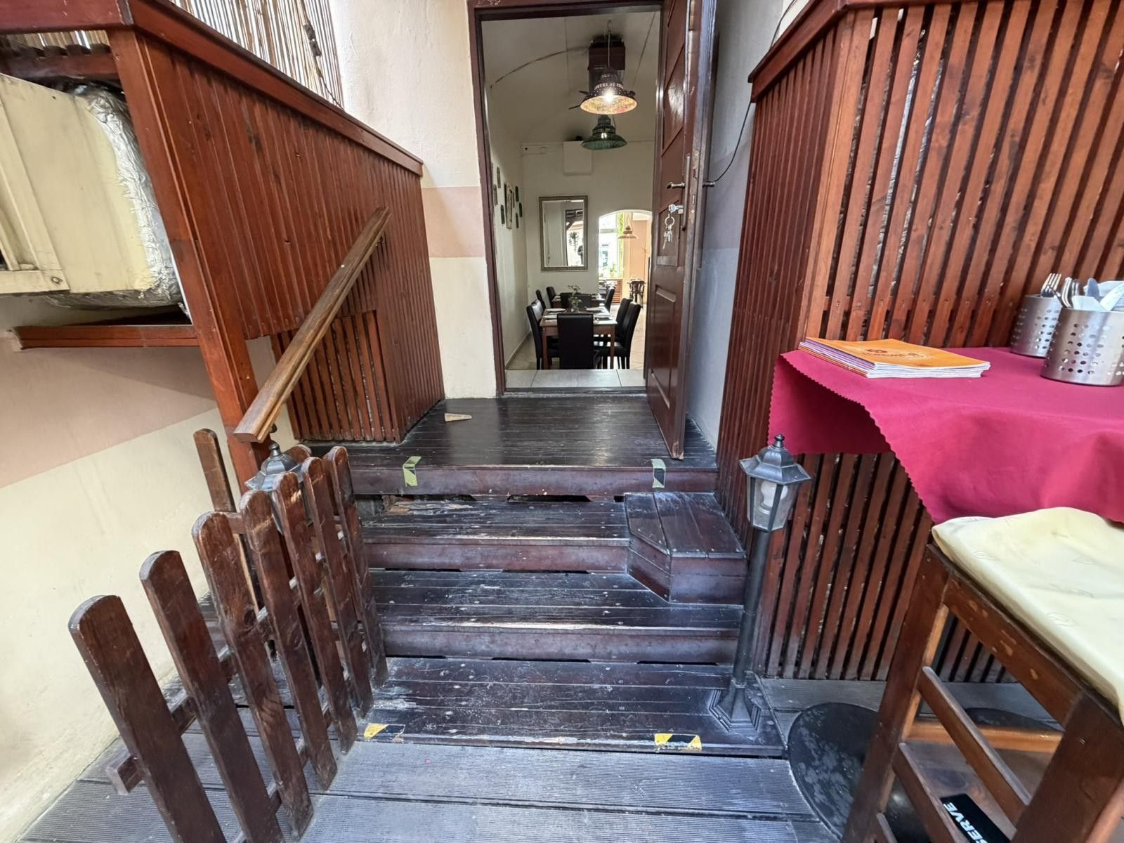 Pronájem komerčního prostoru 300 m² - foto 8