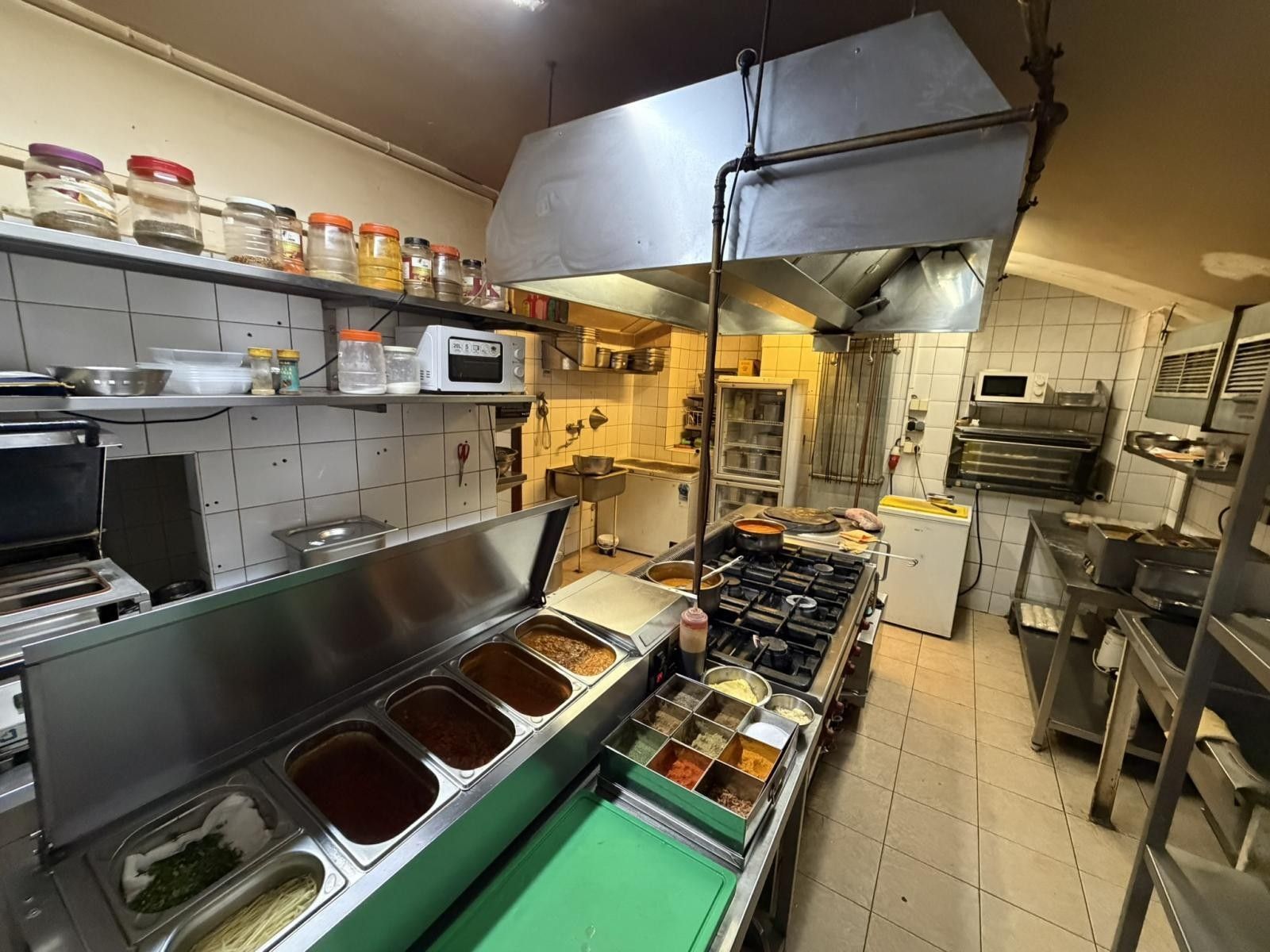 Pronájem komerčního prostoru 300 m² - foto 12