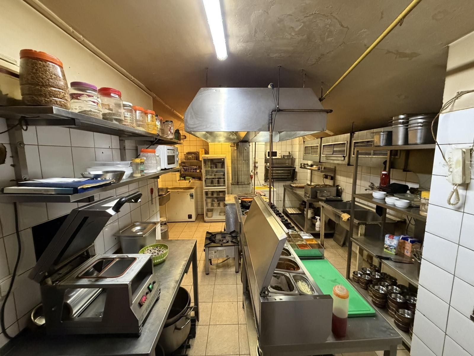 Pronájem komerčního prostoru 300 m² - foto 11