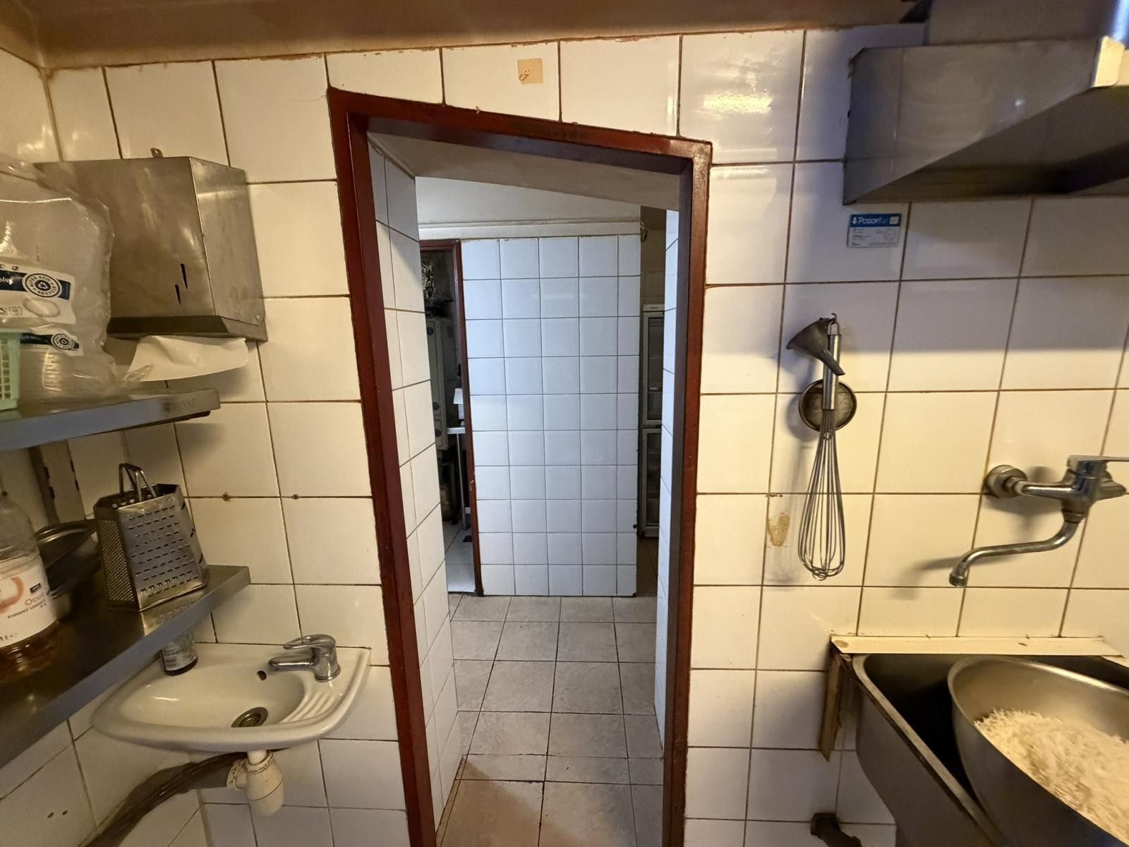 Pronájem komerčního prostoru 300 m² - foto 24