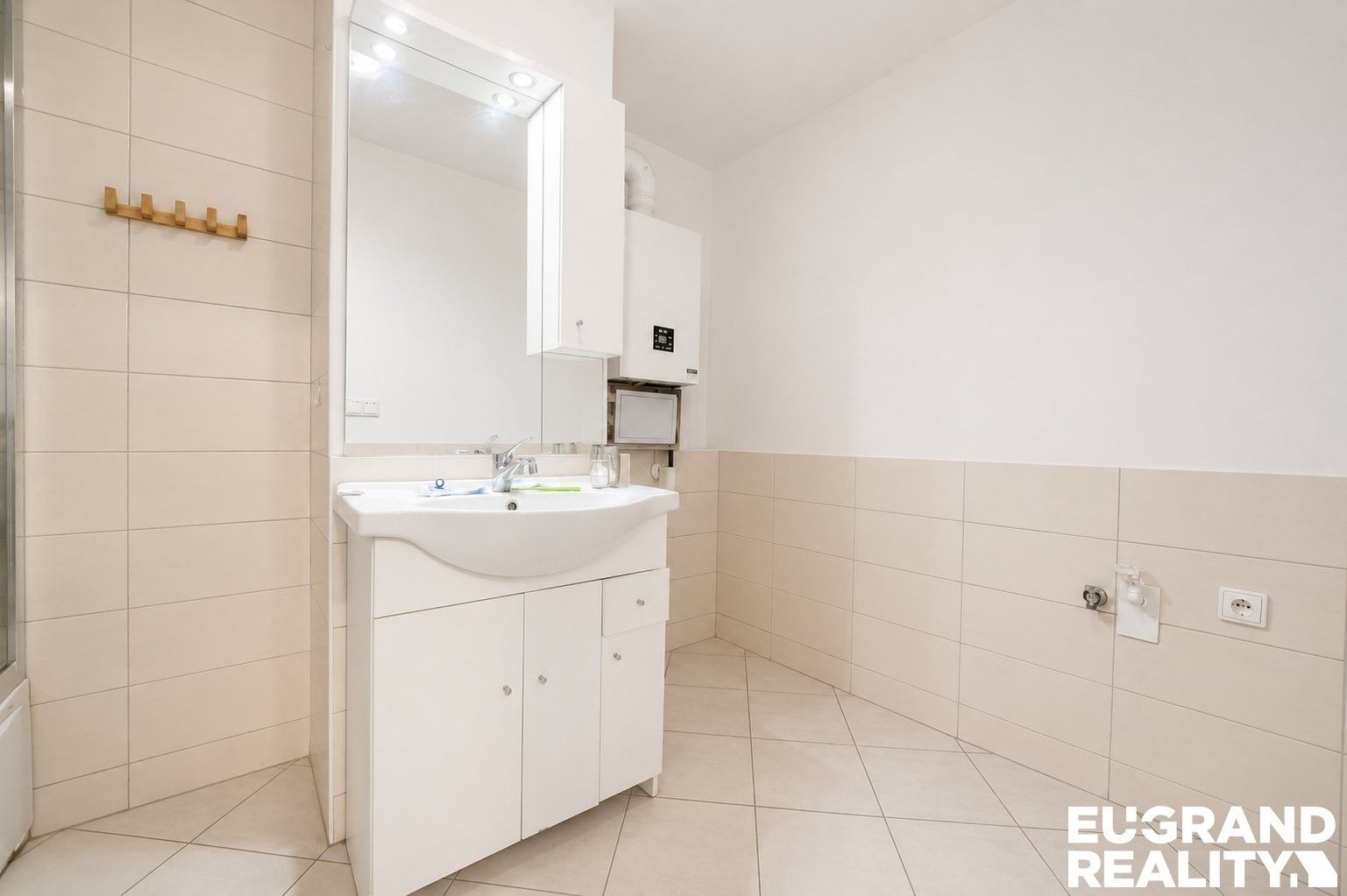 Prodej komerčního prostoru 330 m² - foto 14