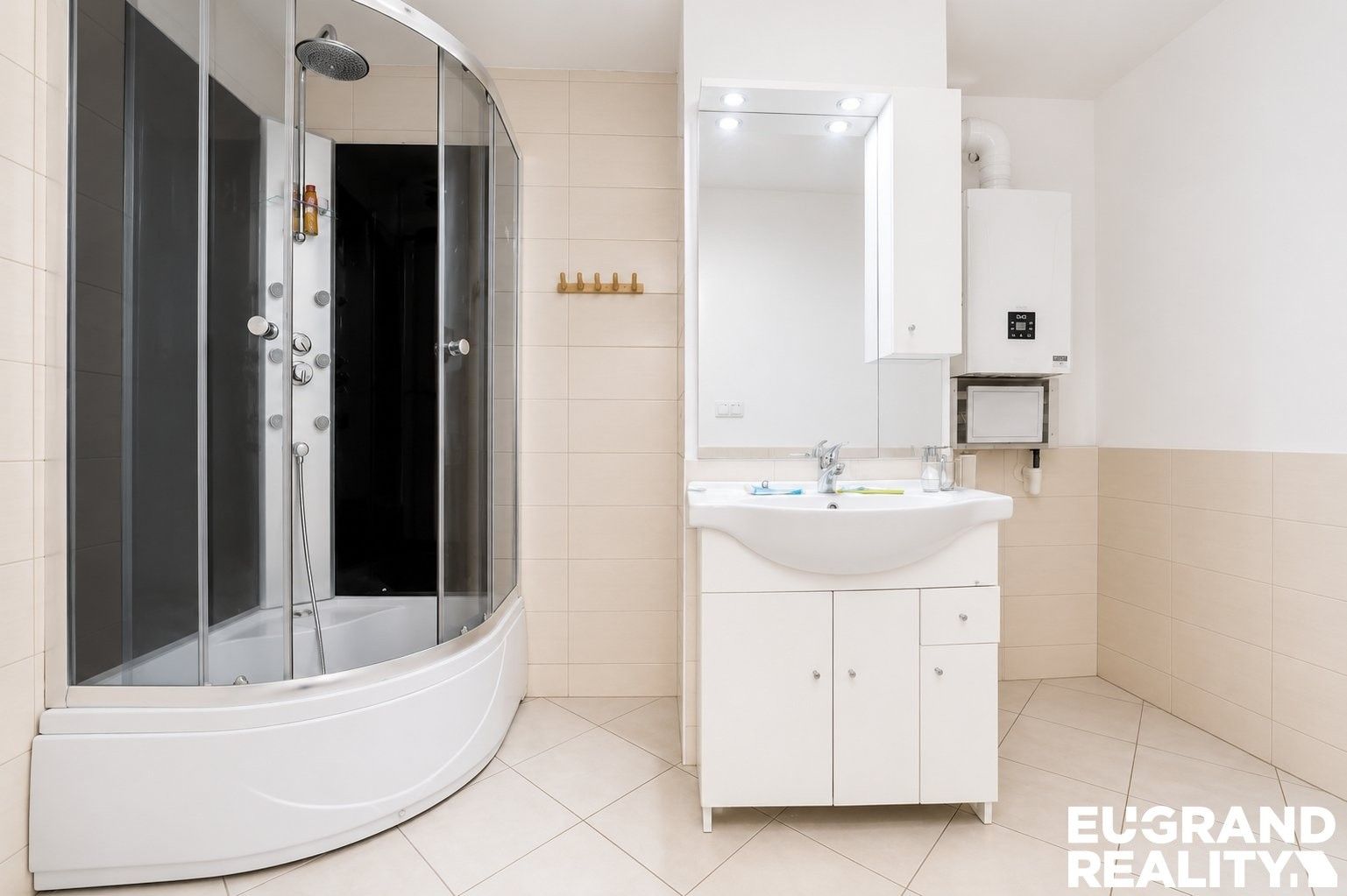 Prodej komerčního prostoru 330 m² - foto 15