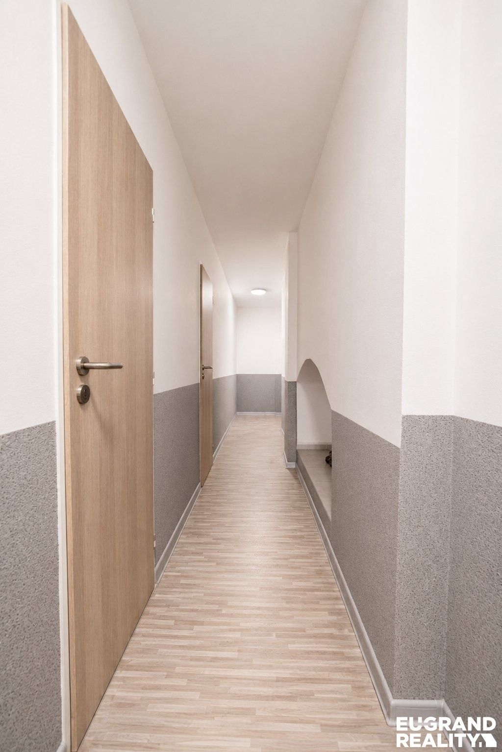 Prodej komerčního prostoru 330 m² - foto 9