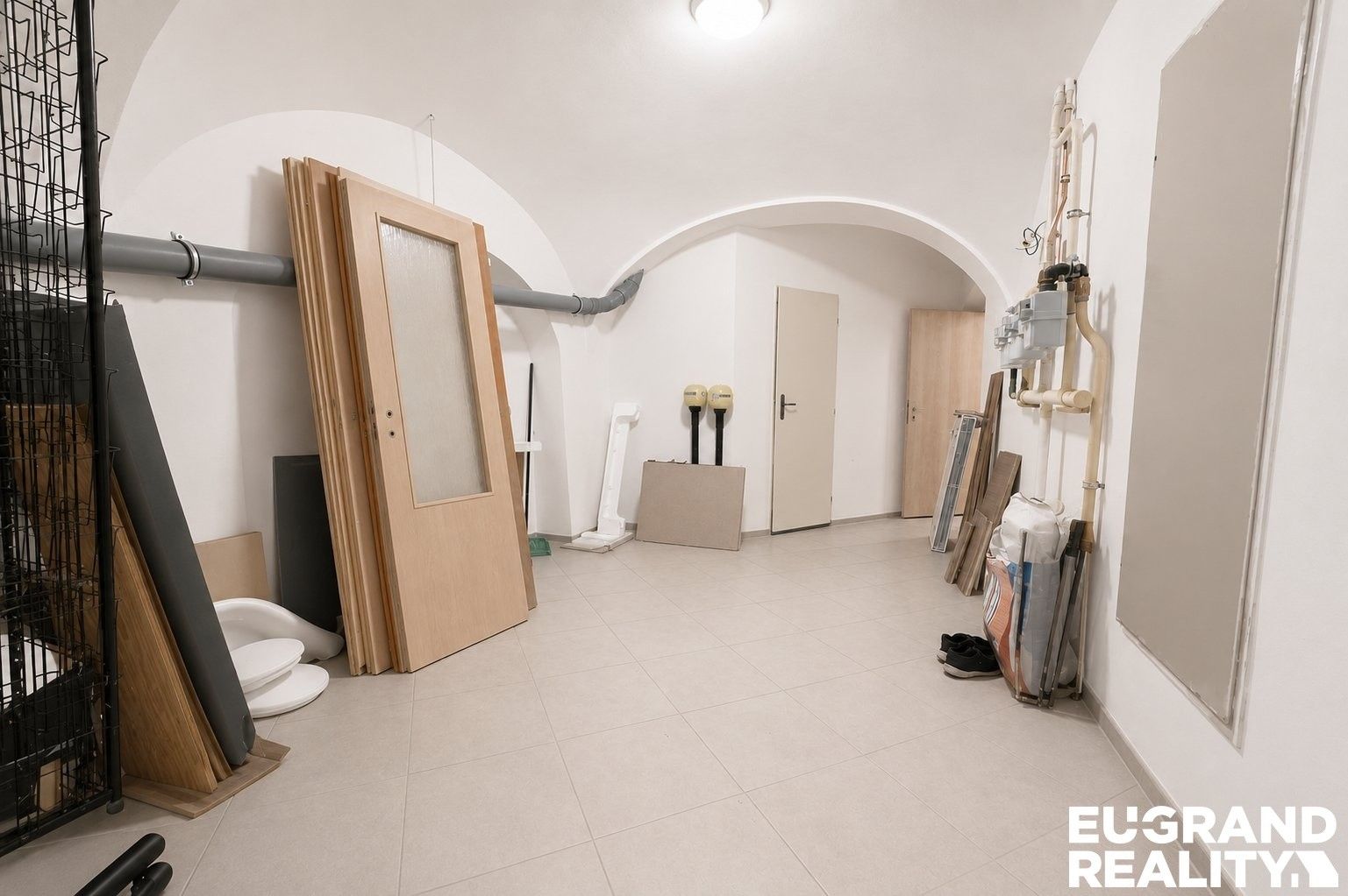 Prodej komerčního prostoru 330 m² - foto 24