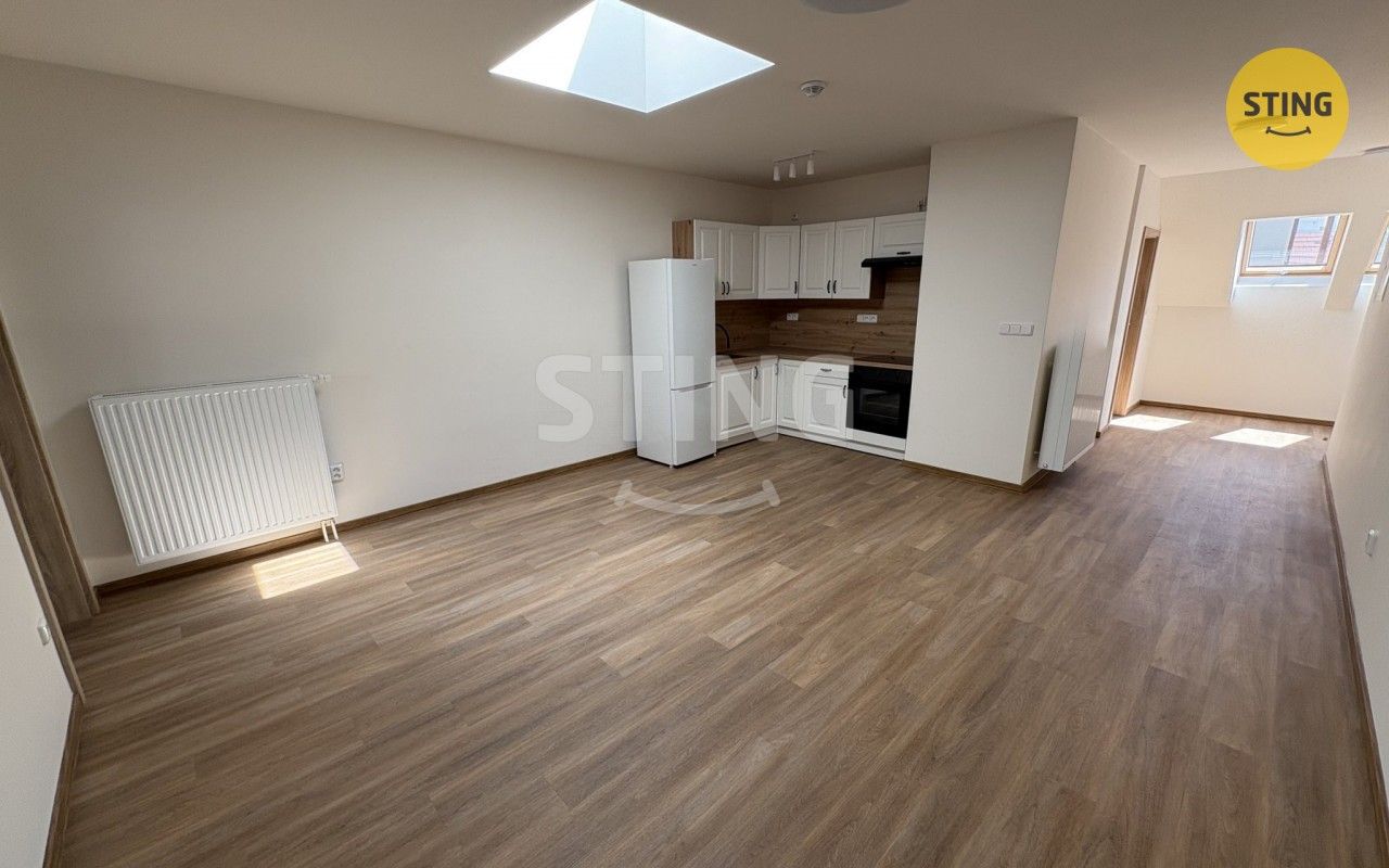Pronájem bytu 2+kk 82 m² - foto 1