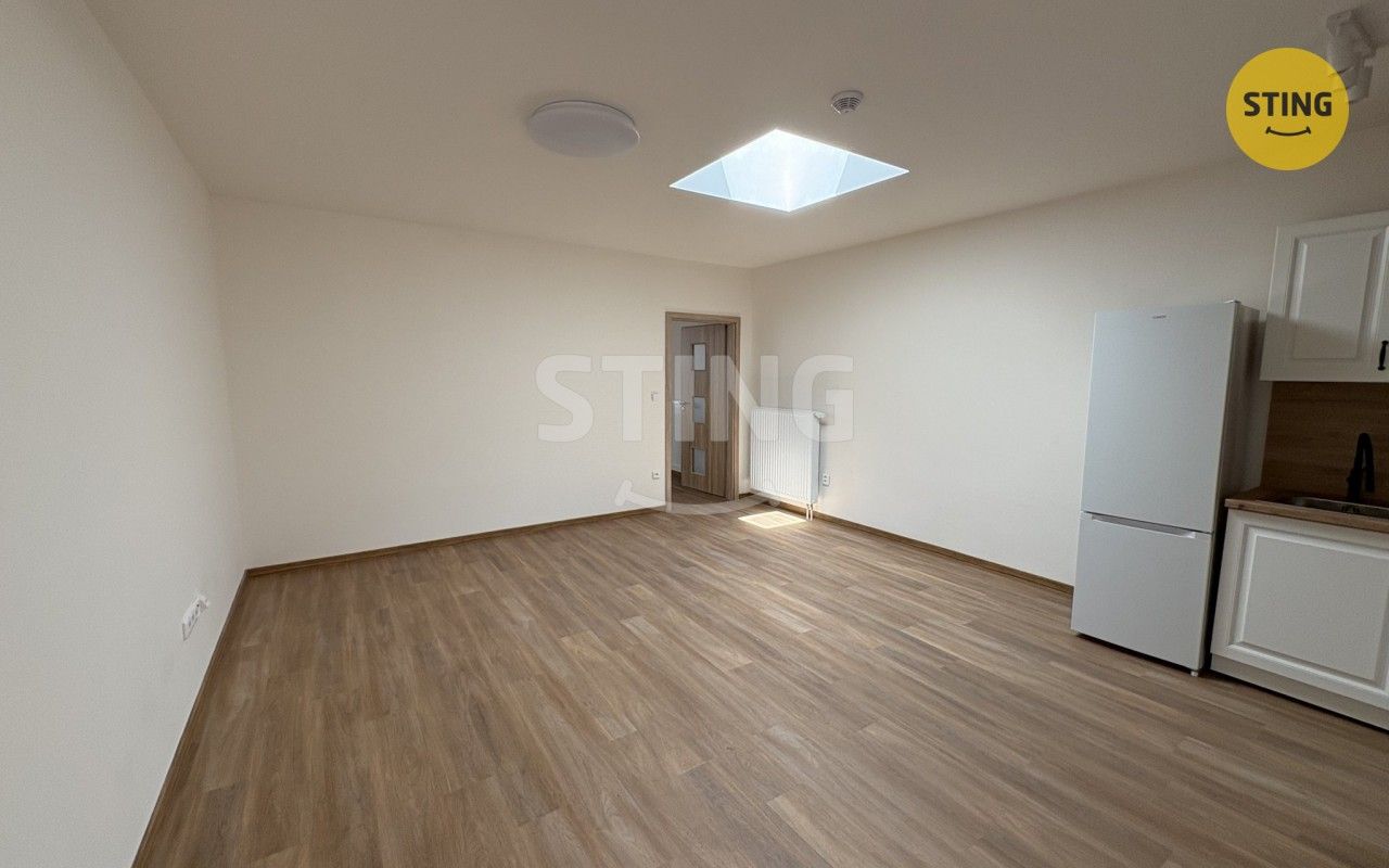 Pronájem bytu 2+kk 82 m² - foto 2