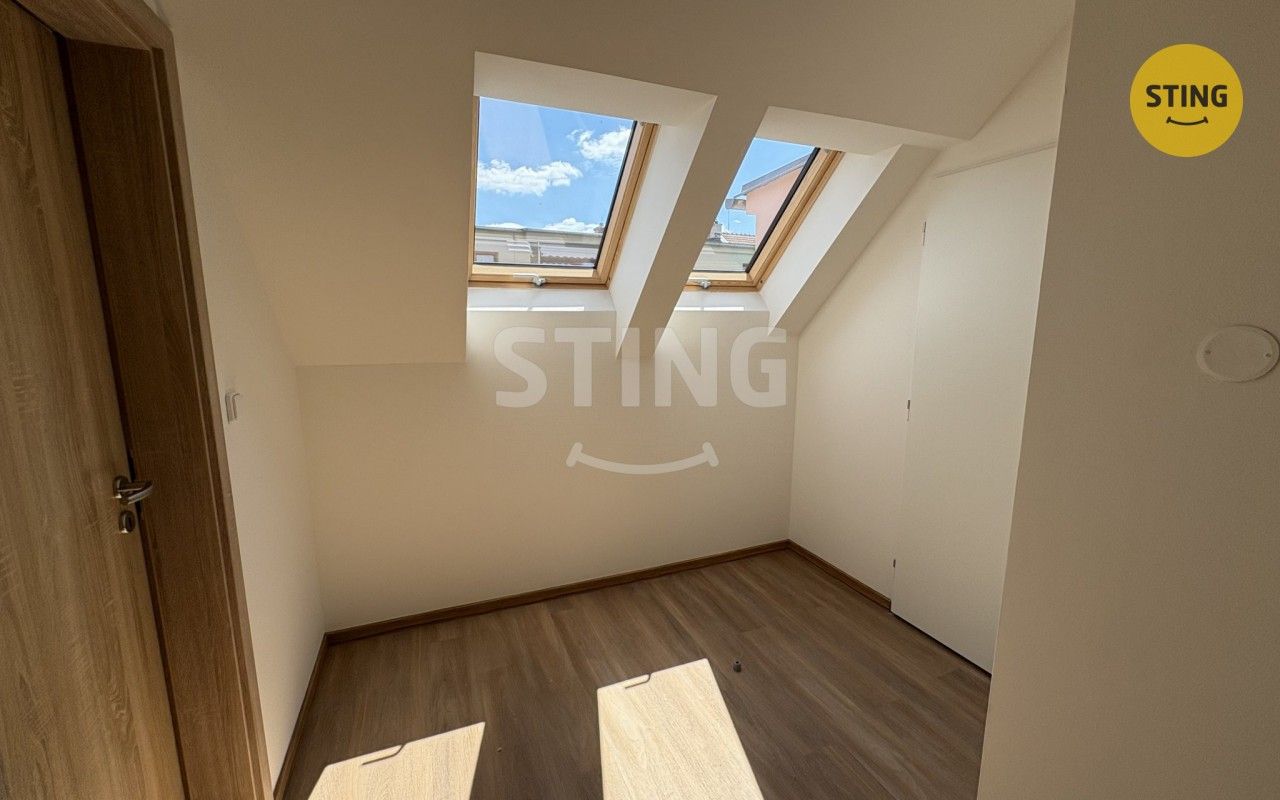 Pronájem bytu 2+kk 82 m² - foto 5