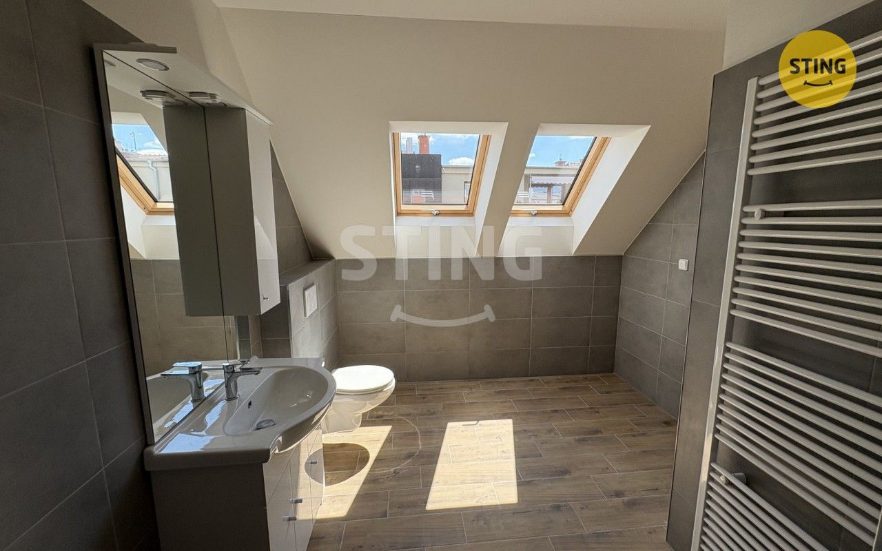 Pronájem bytu 2+kk 82 m² - foto 8