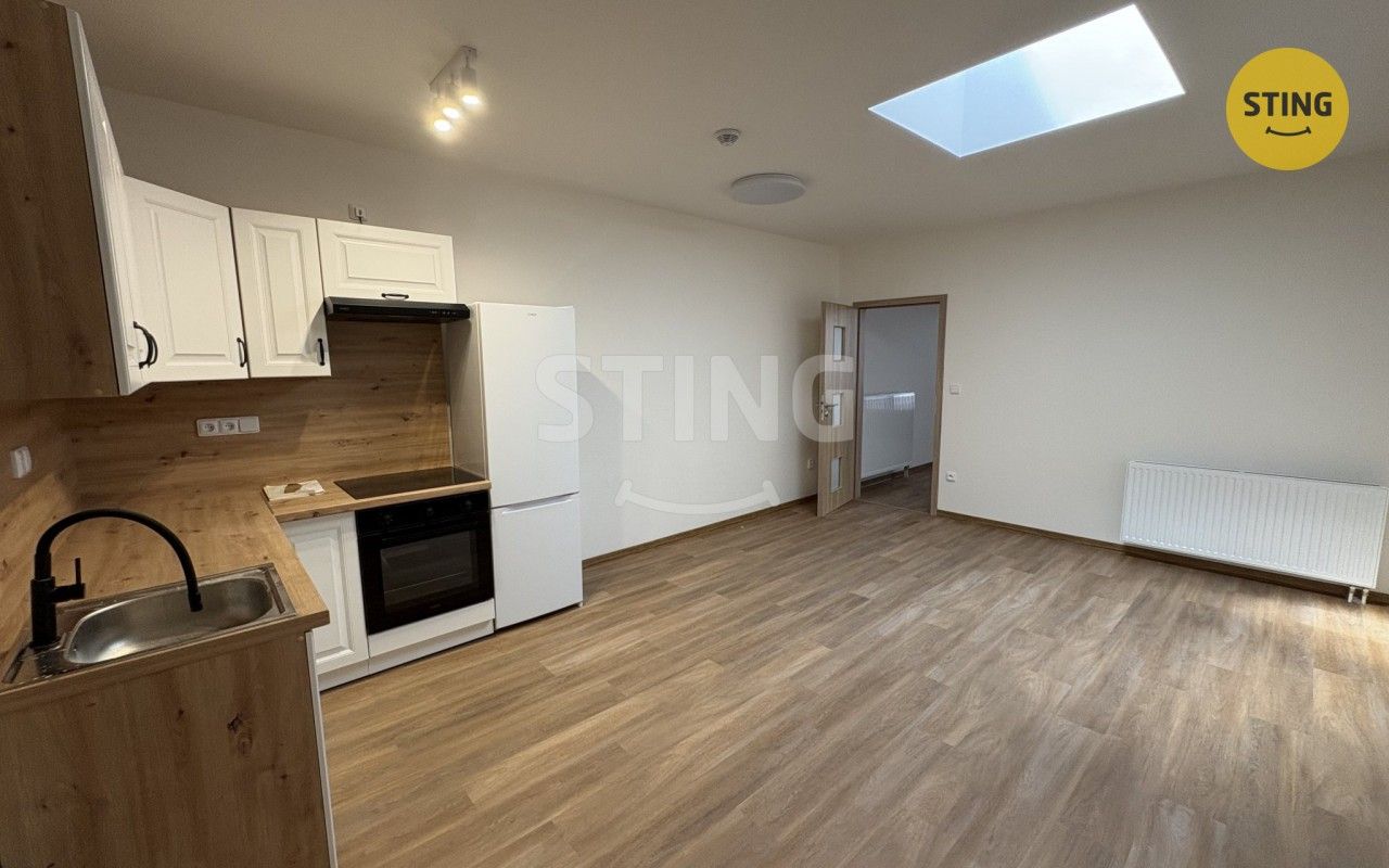 Pronájem bytu 2+kk 63 m² - foto 1
