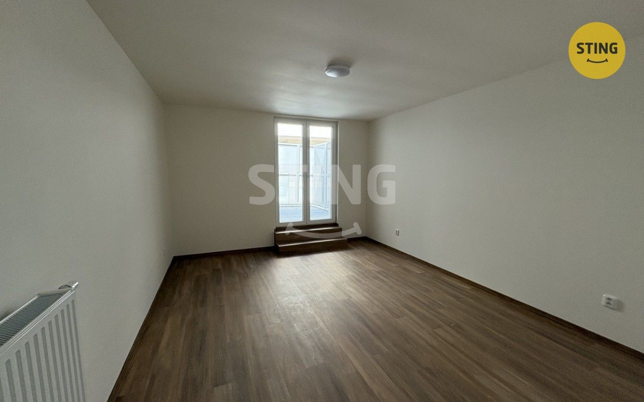 Pronájem bytu 2+kk 63 m² - foto 8