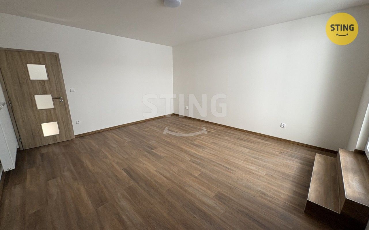 Pronájem bytu 2+kk 82 m² - foto 10