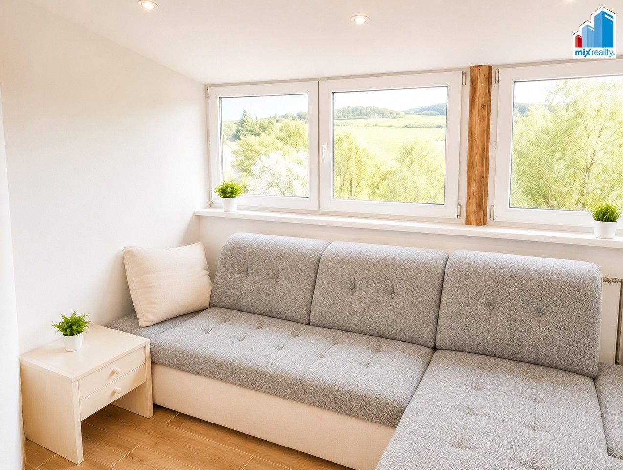 Pronájem bytu 2+kk 90 m² - foto 3