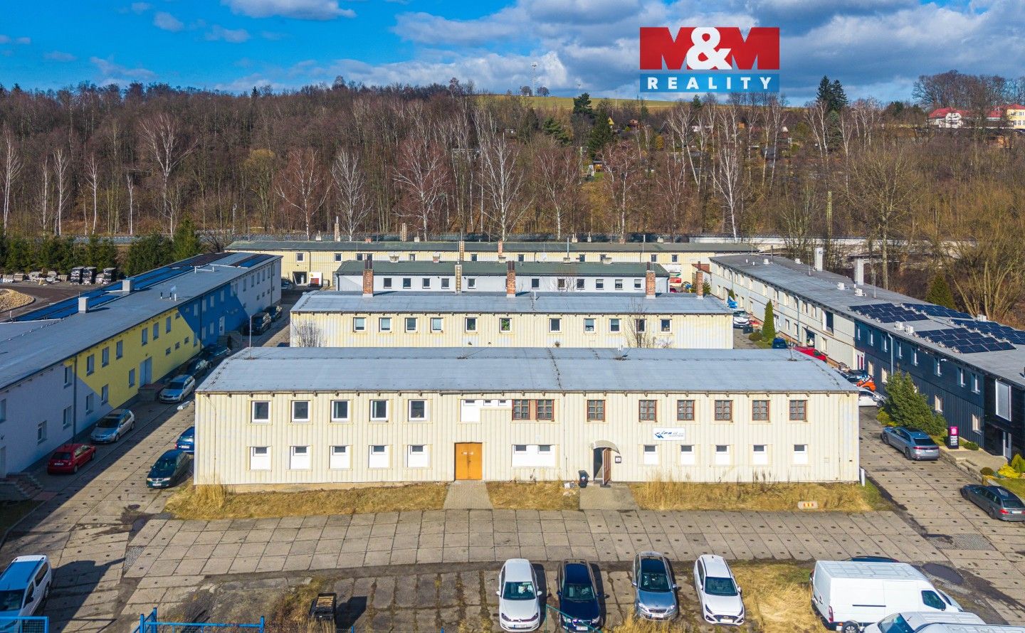 Prodej komerčního prostoru 852 m² - foto 1