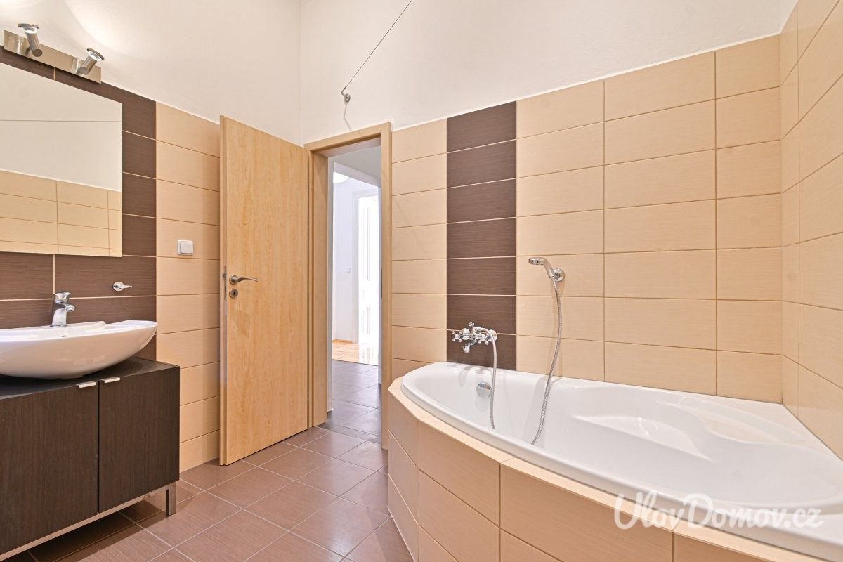 Prodej bytu 2+1 72 m² - foto 8