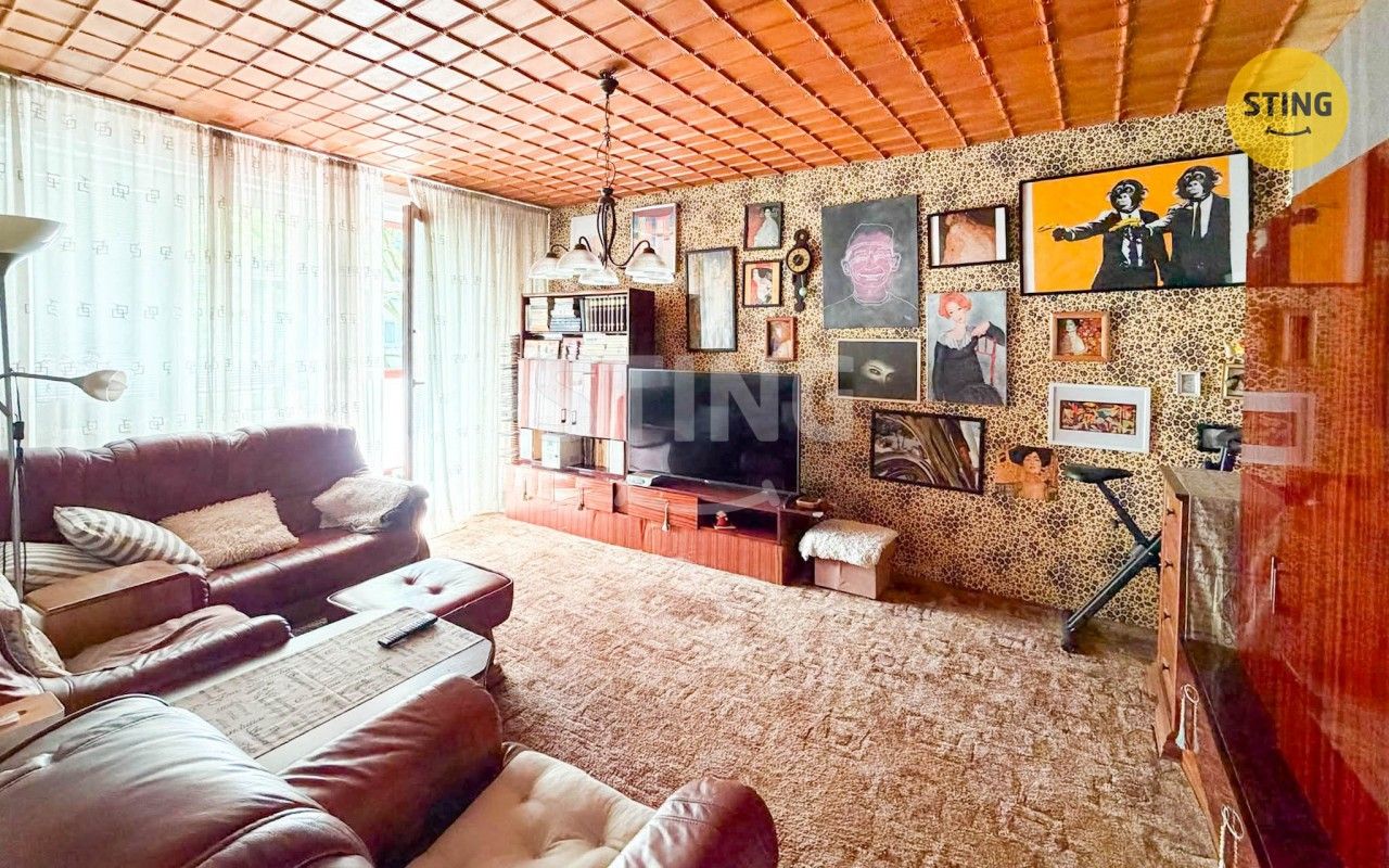 Pronájem bytu 4+kk 74 m² - foto 2