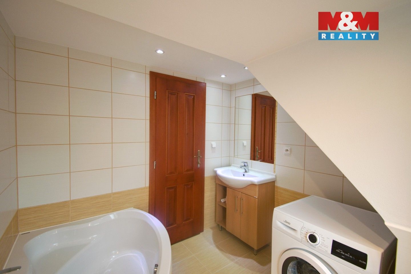 Prodej komerčního prostoru 308 m² - foto 18
