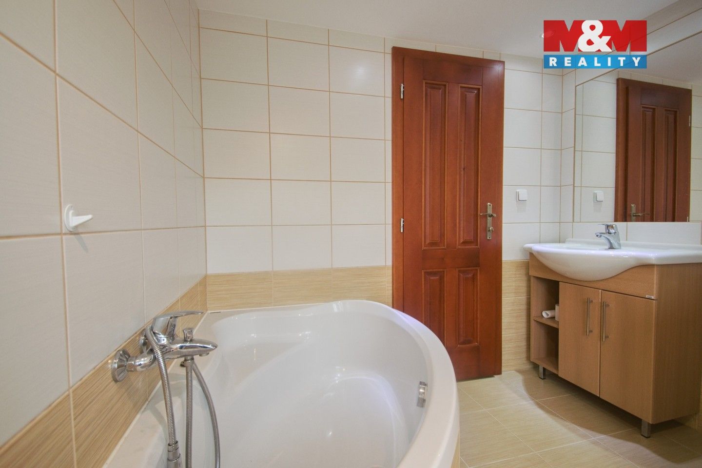 Prodej komerčního prostoru 308 m² - foto 19