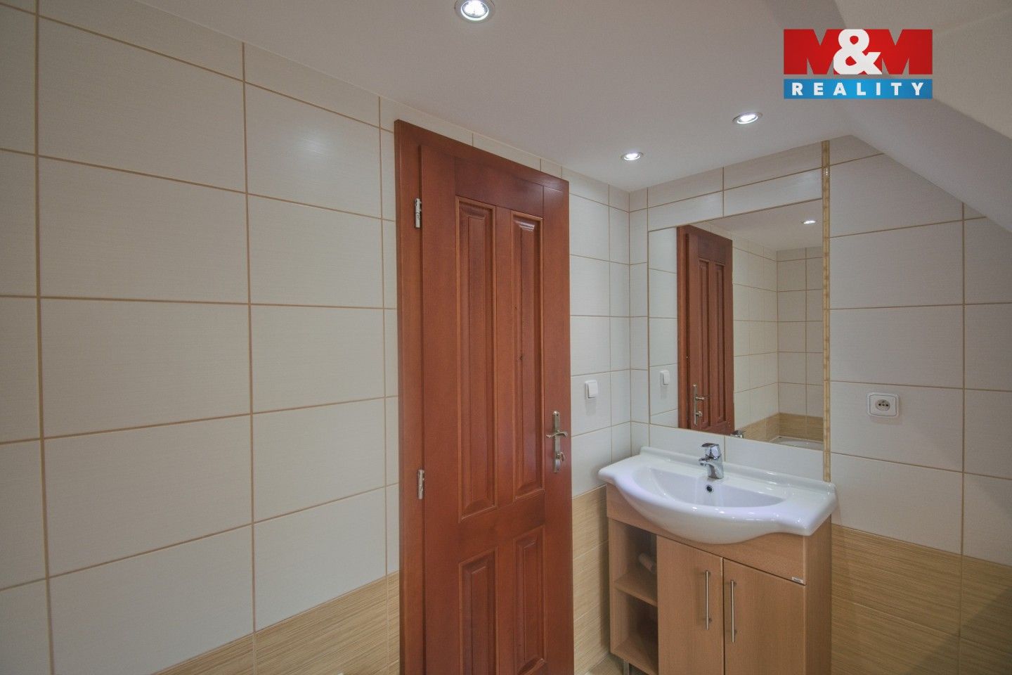 Prodej komerčního prostoru 308 m² - foto 20