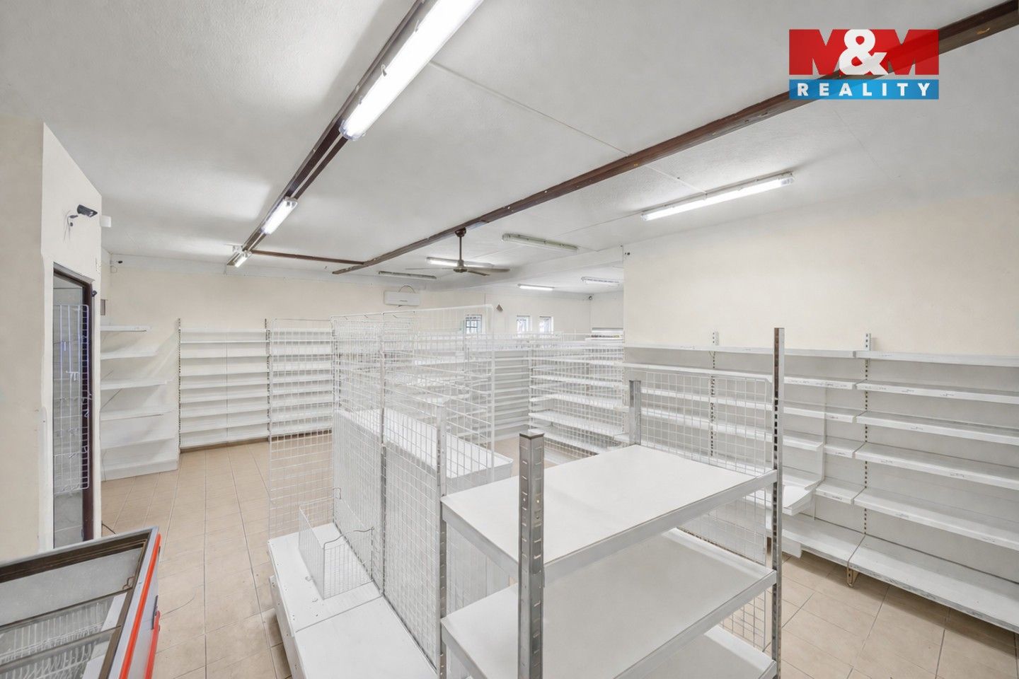 Pronájem komerčního prostoru 155 m² - foto 4