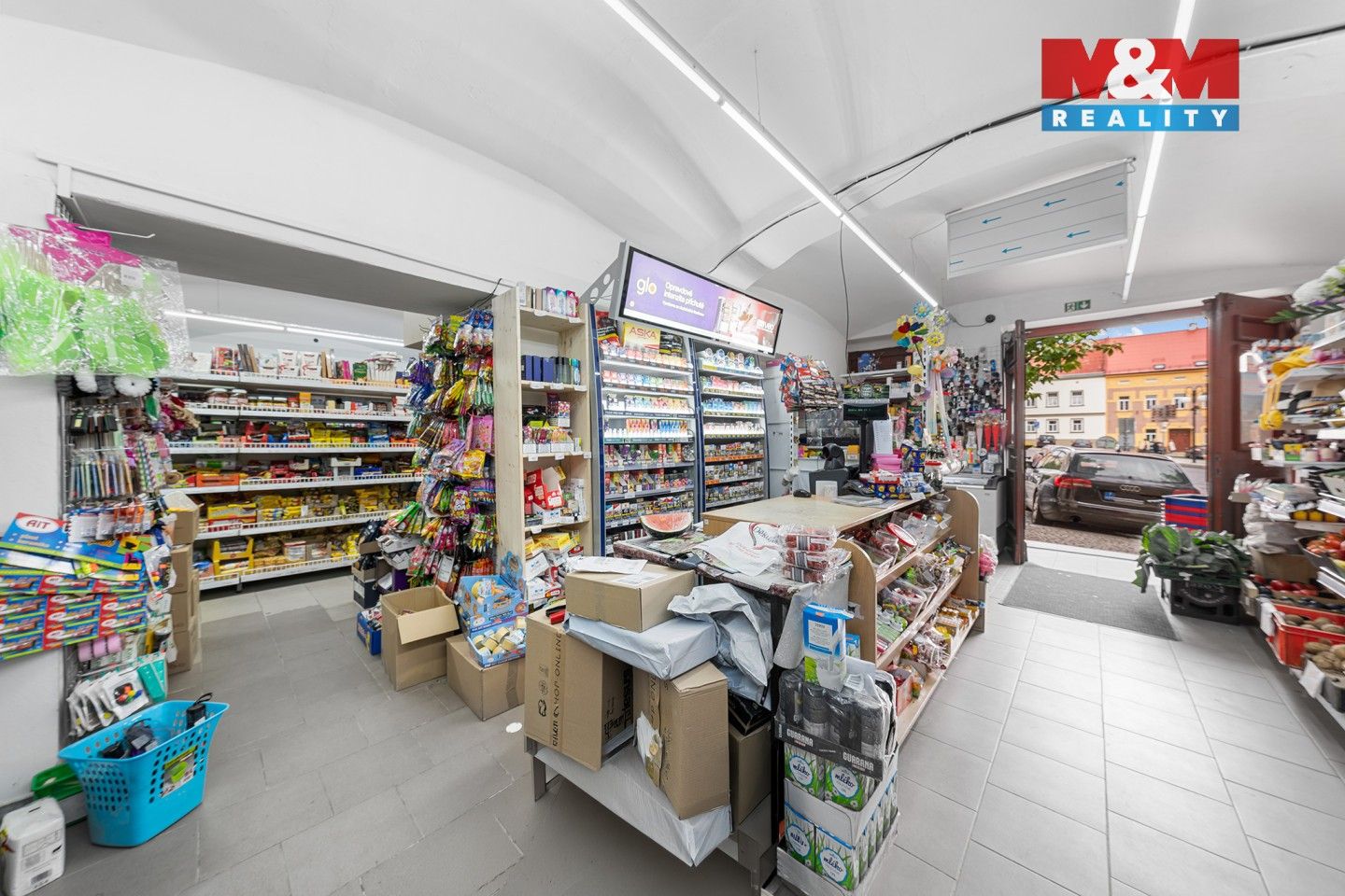 Prodej komerčního prostoru 900 m² - foto 2