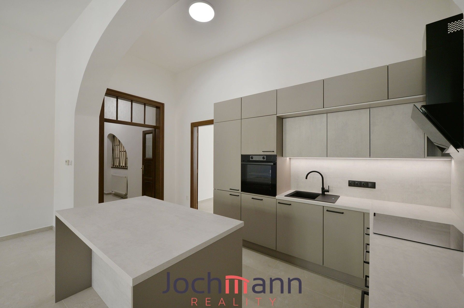 Pronájem bytu 2+kk 79 m² - foto 1