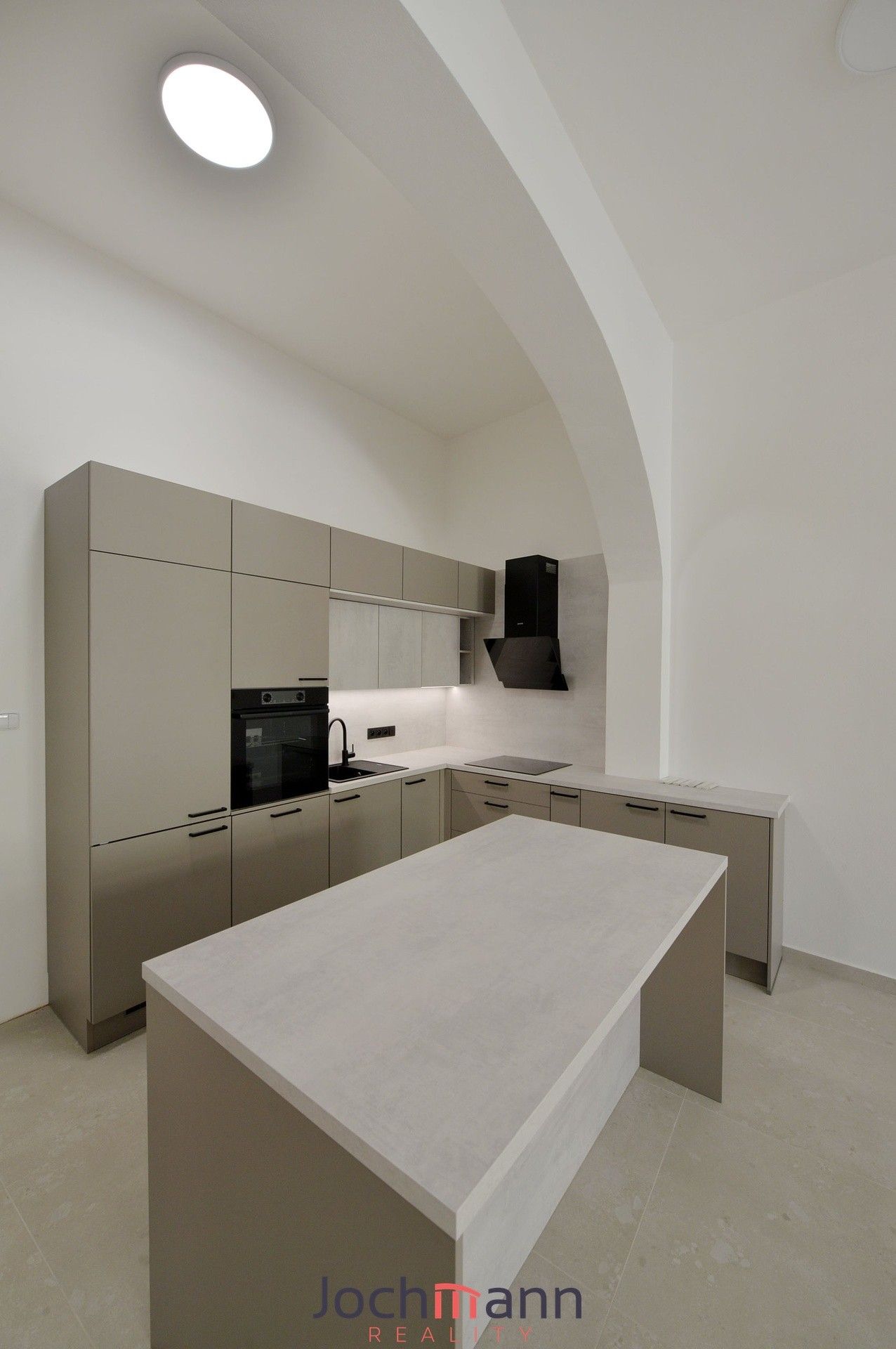 Pronájem bytu 2+kk 79 m² - foto 2