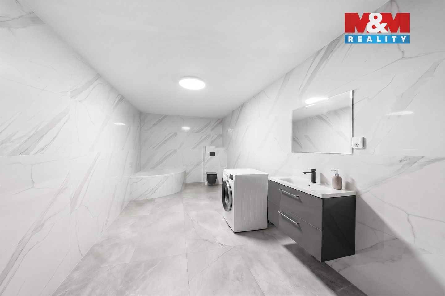 Prodej komerčního prostoru 900 m² - foto 12