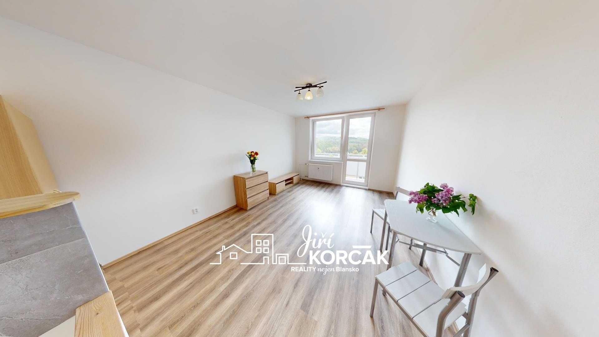 Pronájem bytu 1+kk 28 m² - foto 4