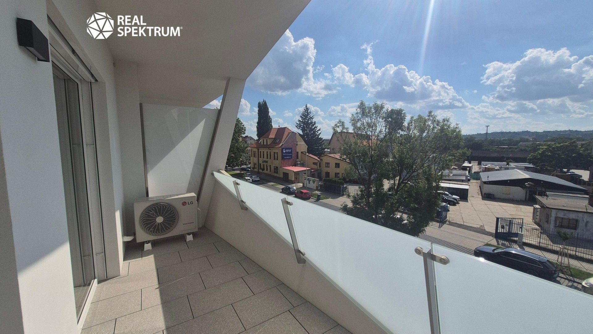 Pronájem bytu 2+kk 49 m² - foto 4