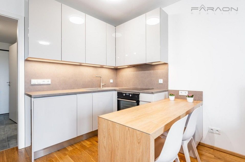 Prodej bytu 1+kk 31 m² - foto 1