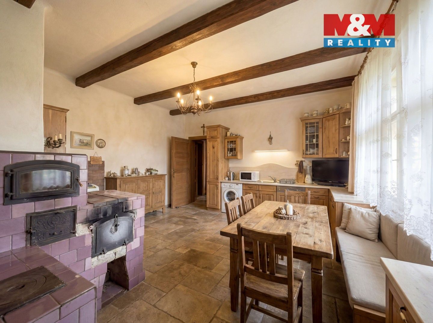 Prodej nemovitosti 200 m² - foto 6
