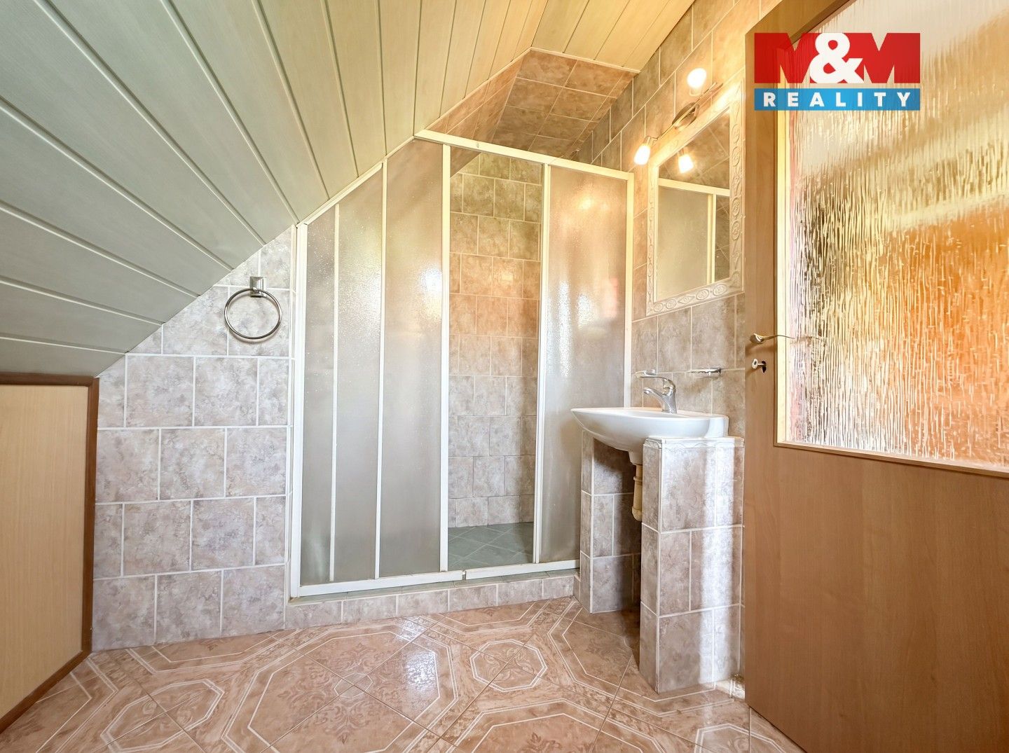 Prodej nemovitosti 200 m² - foto 18