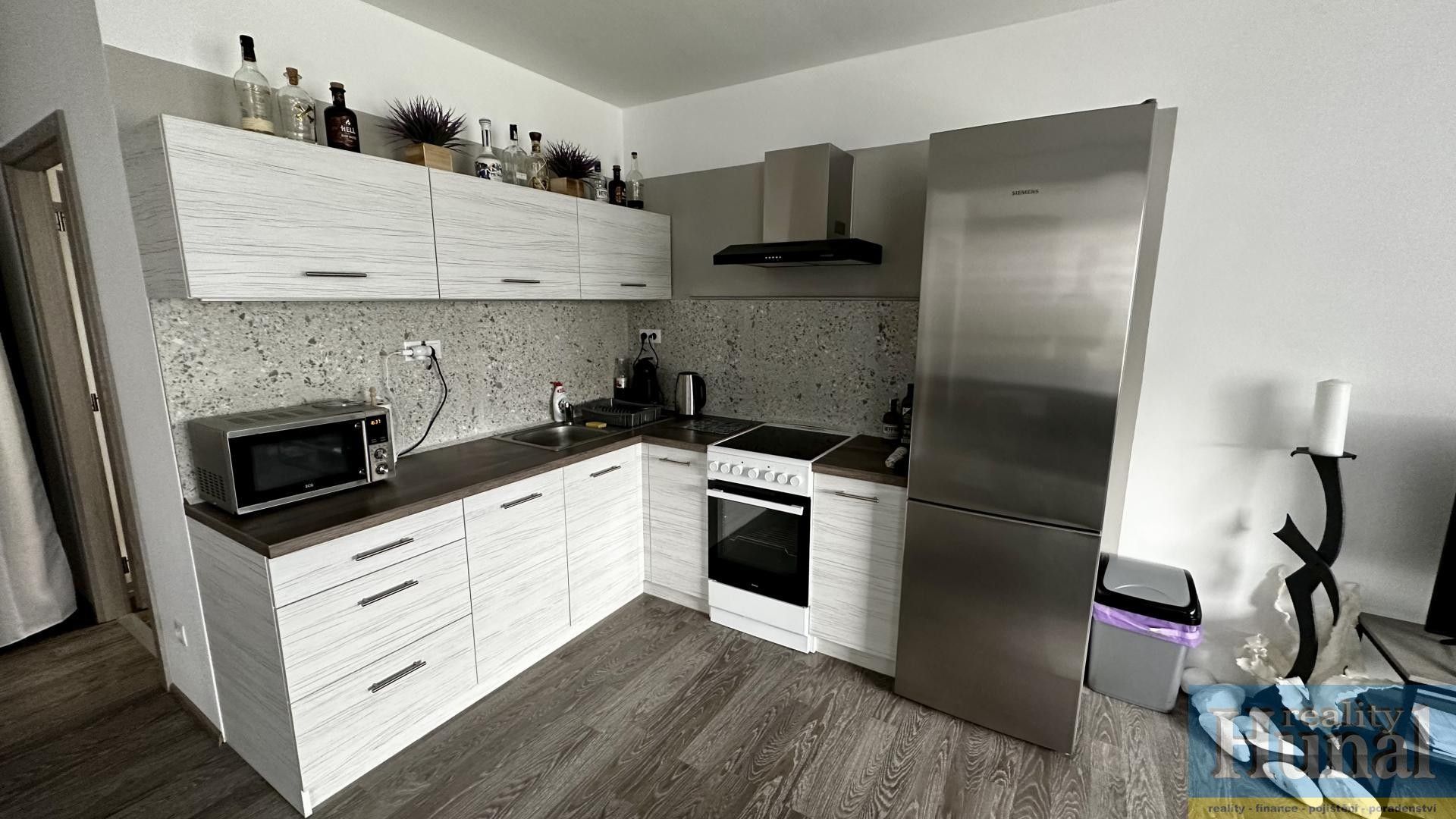 Pronájem bytu 2+kk 61 m² - foto 1