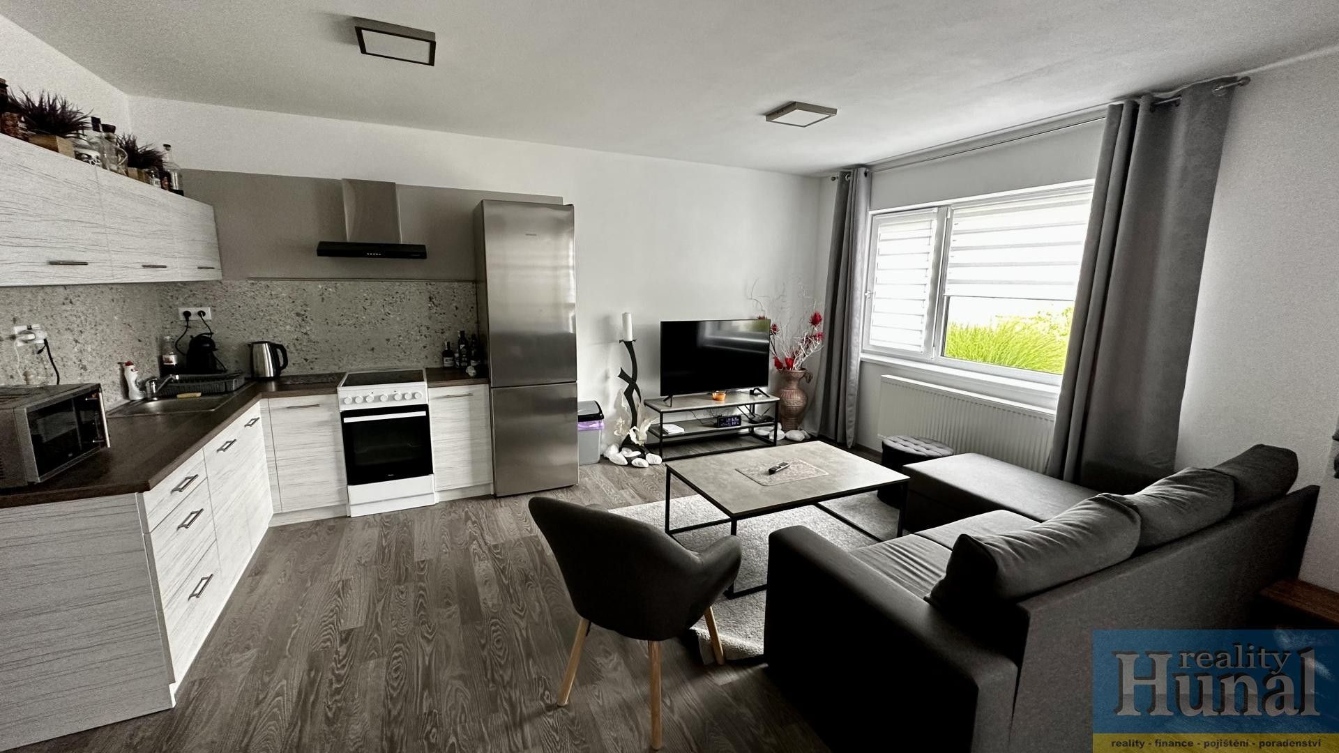 Pronájem bytu 2+kk 61 m² - foto 3