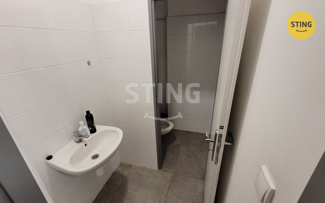 Pronájem komerčního prostoru 72 m² - foto 5