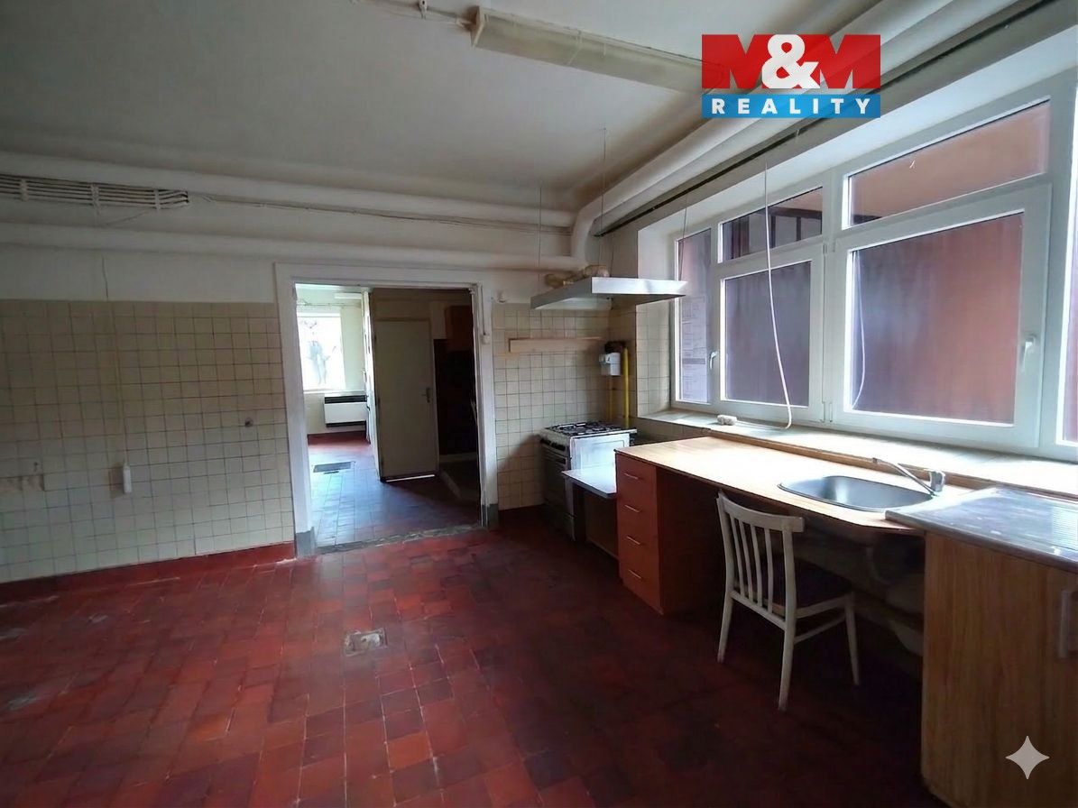 Pronájem komerčního prostoru 93 m² - foto 1