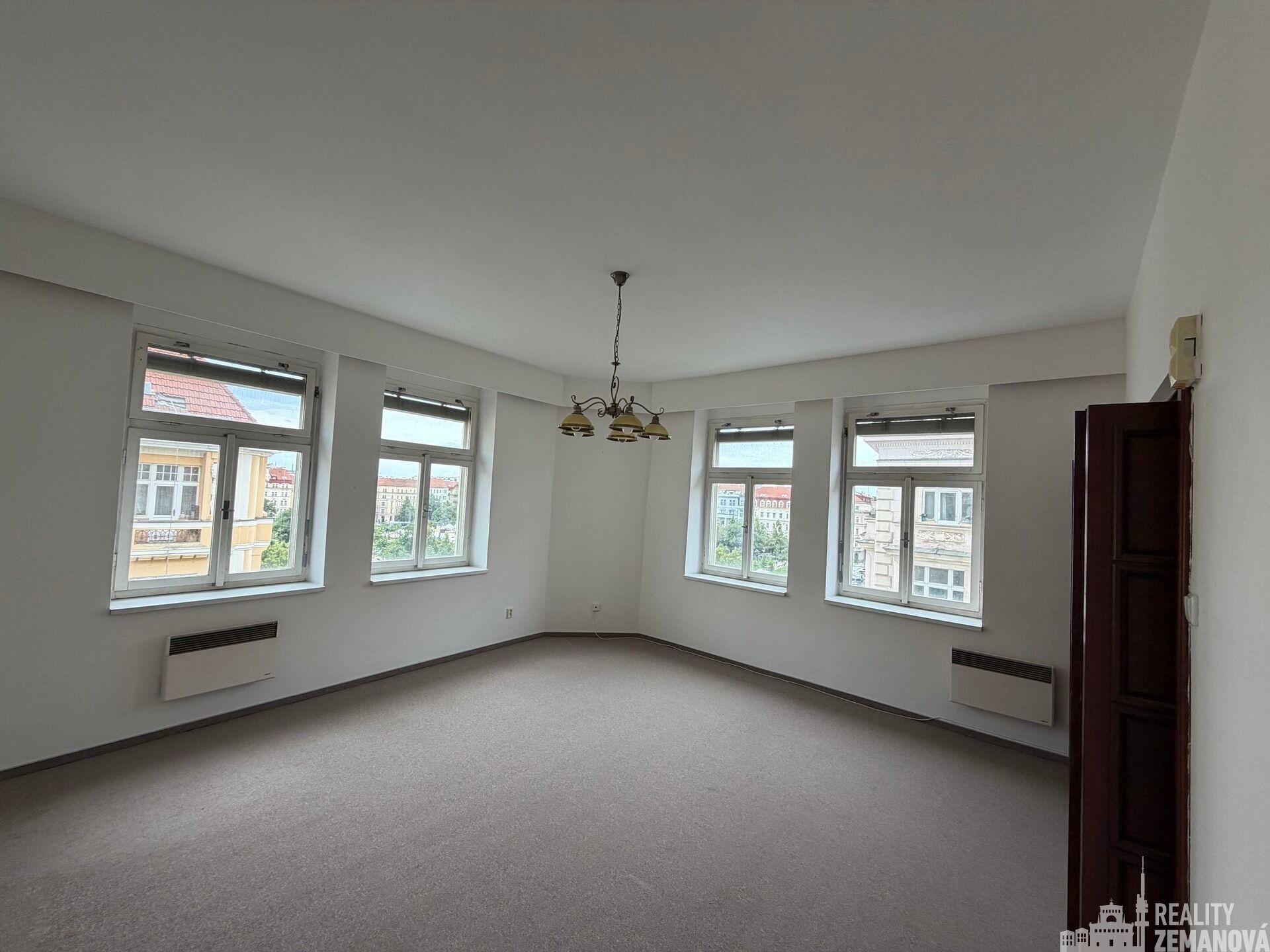 Pronájem bytu 4+kk 135 m² - foto 2