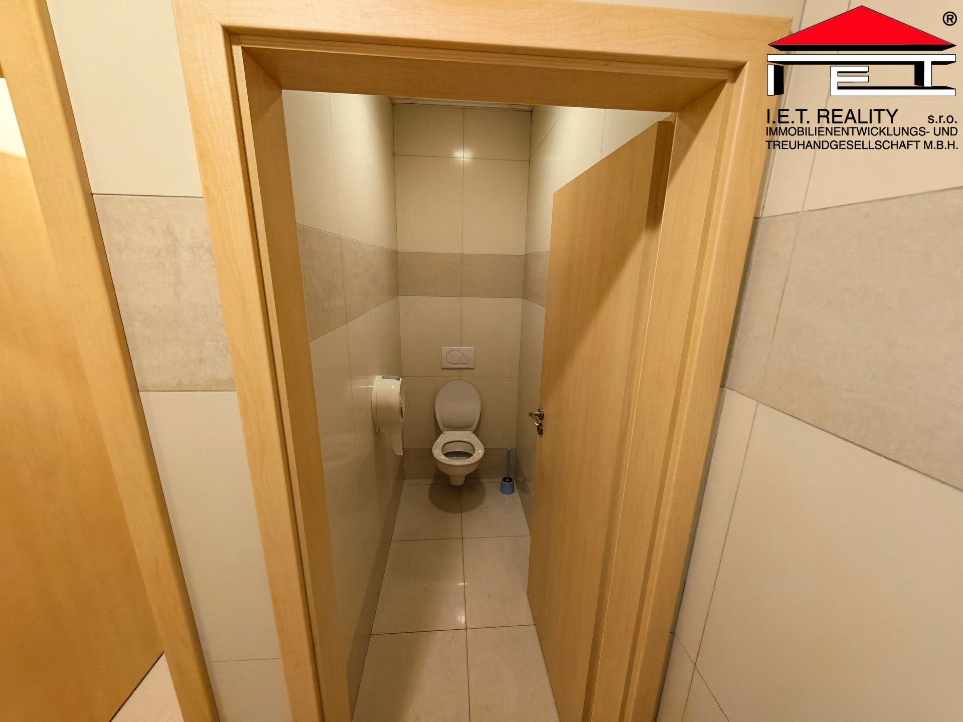 Pronájem komerčního prostoru 264 m² - foto 11