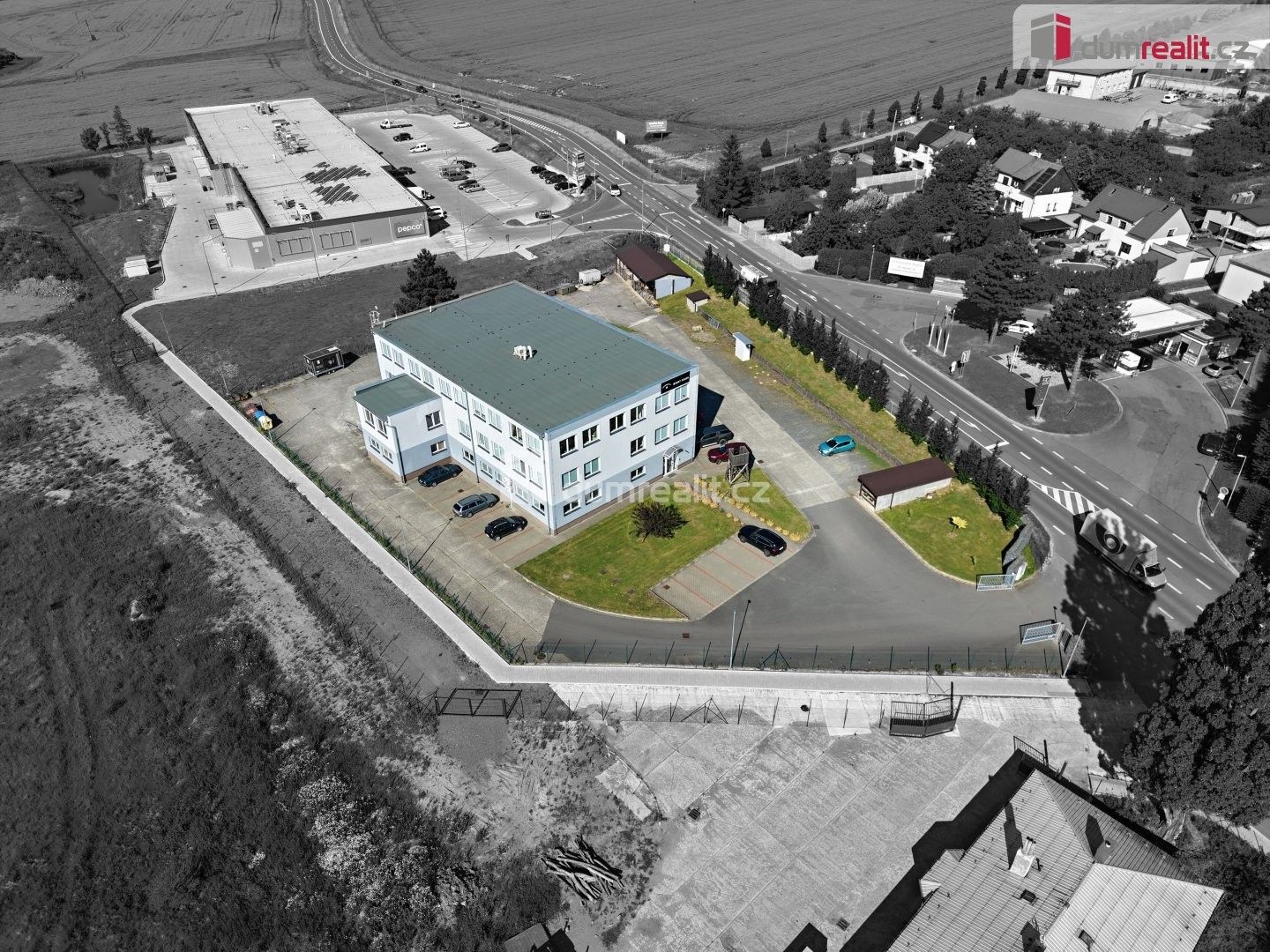 Prodej komerčního prostoru 1592 m² - foto 5