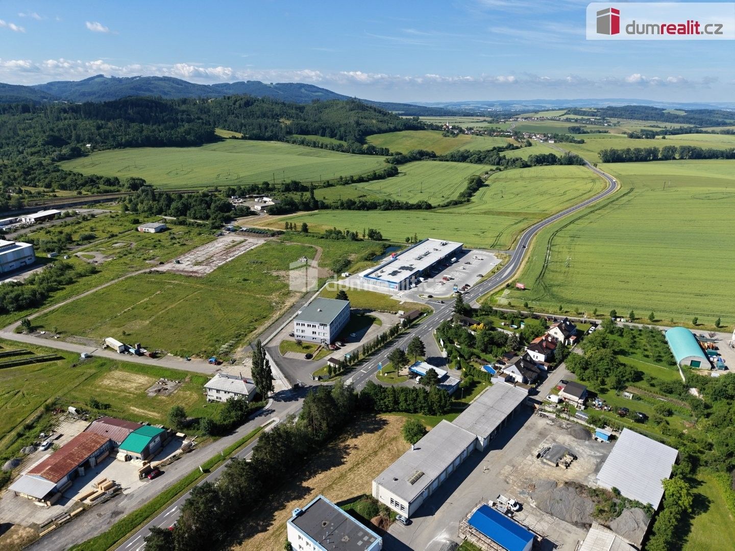 Prodej komerčního prostoru 1592 m² - foto 8