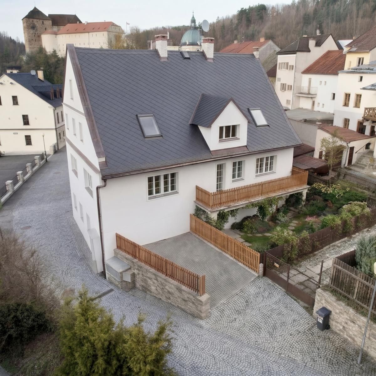 Prodej domu 285 m² - foto 1