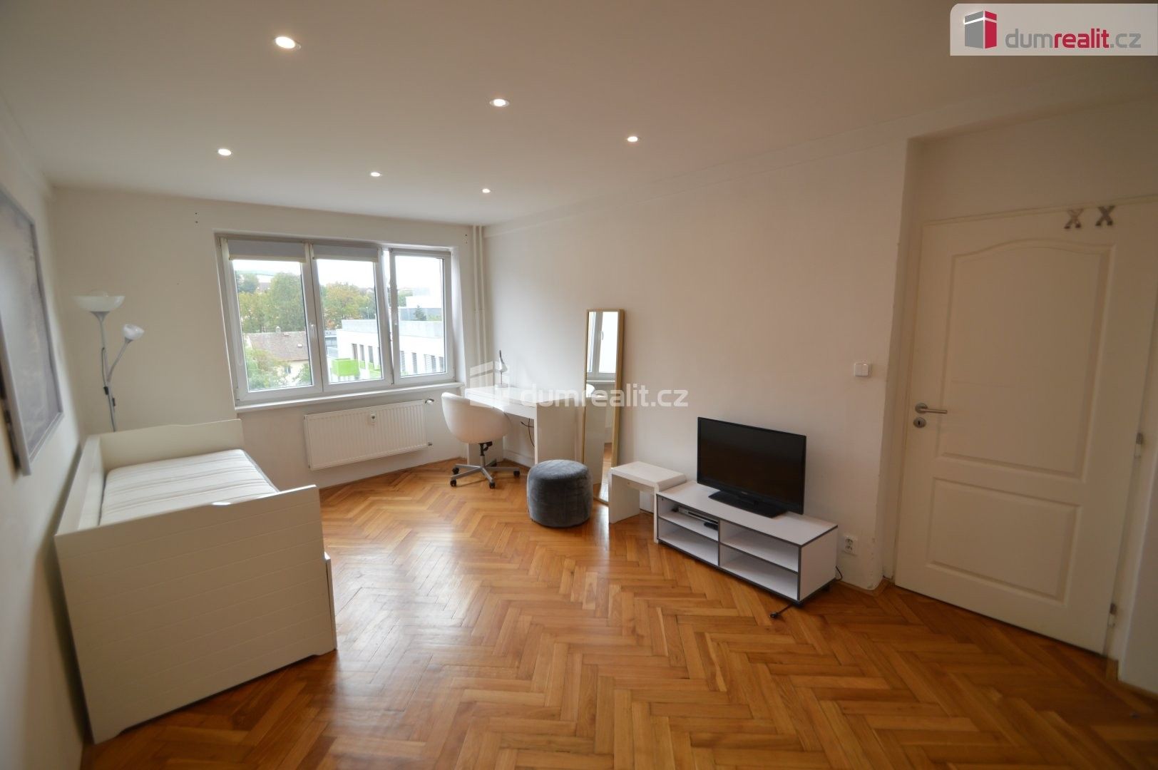 Prodej bytu 1+1 37 m² - foto 1
