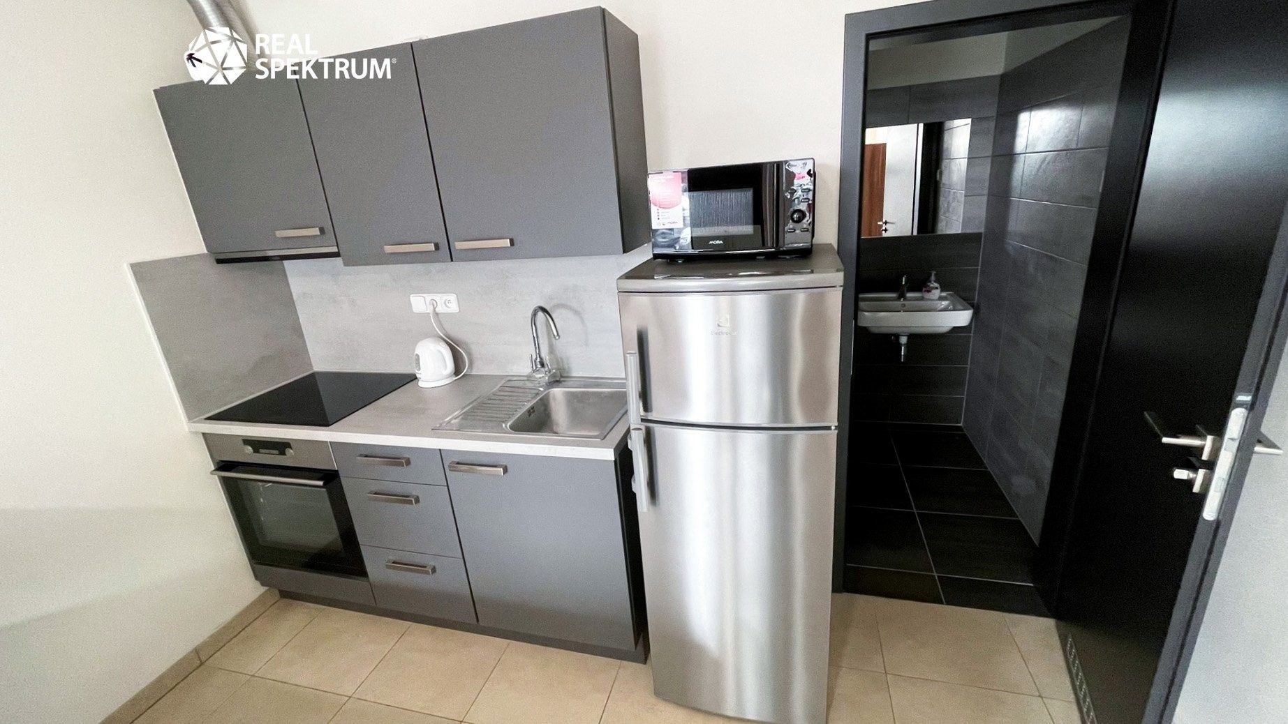 Pronájem komerčního prostoru 24 m² - foto 3