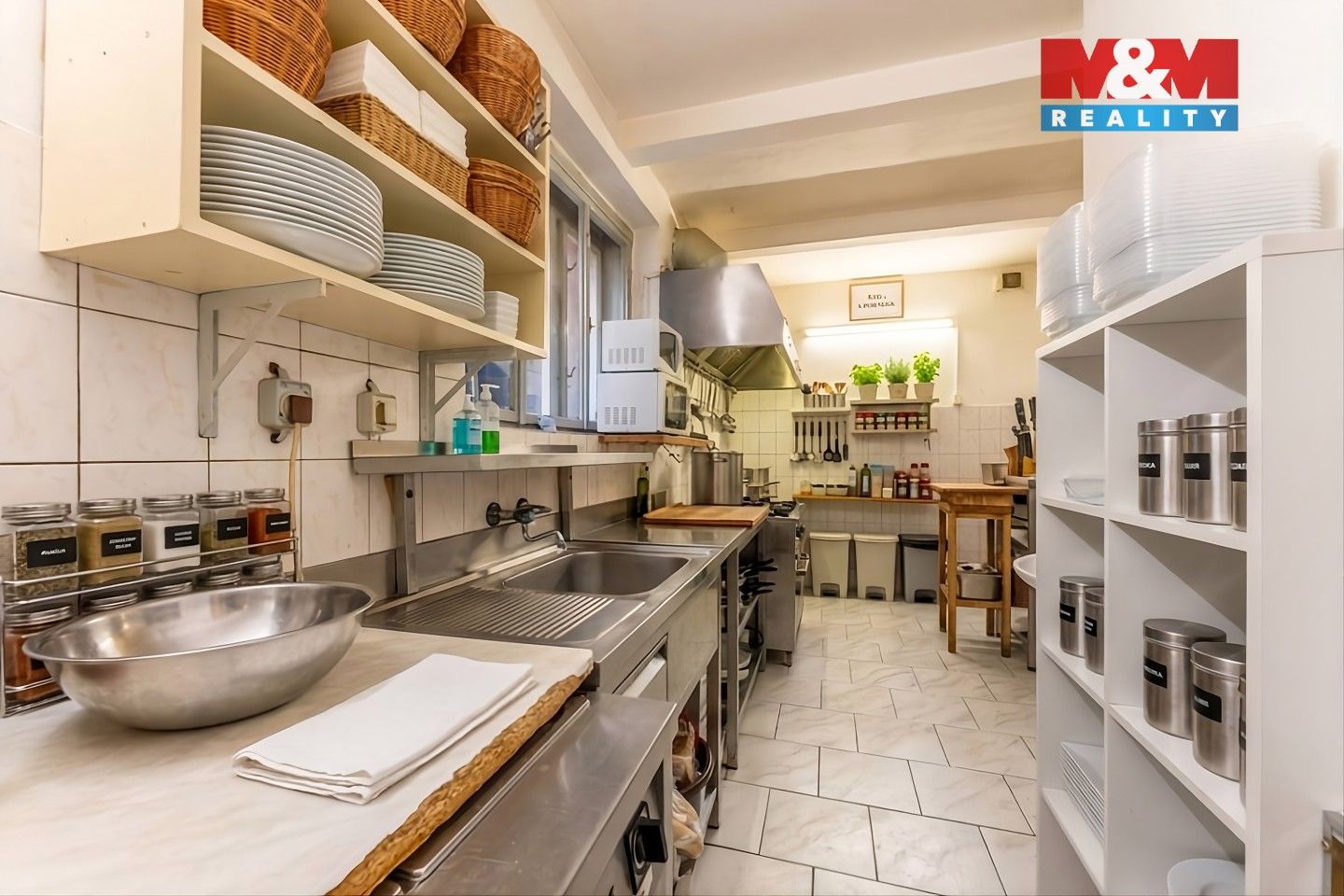 Prodej komerčního prostoru 318 m² - foto 11