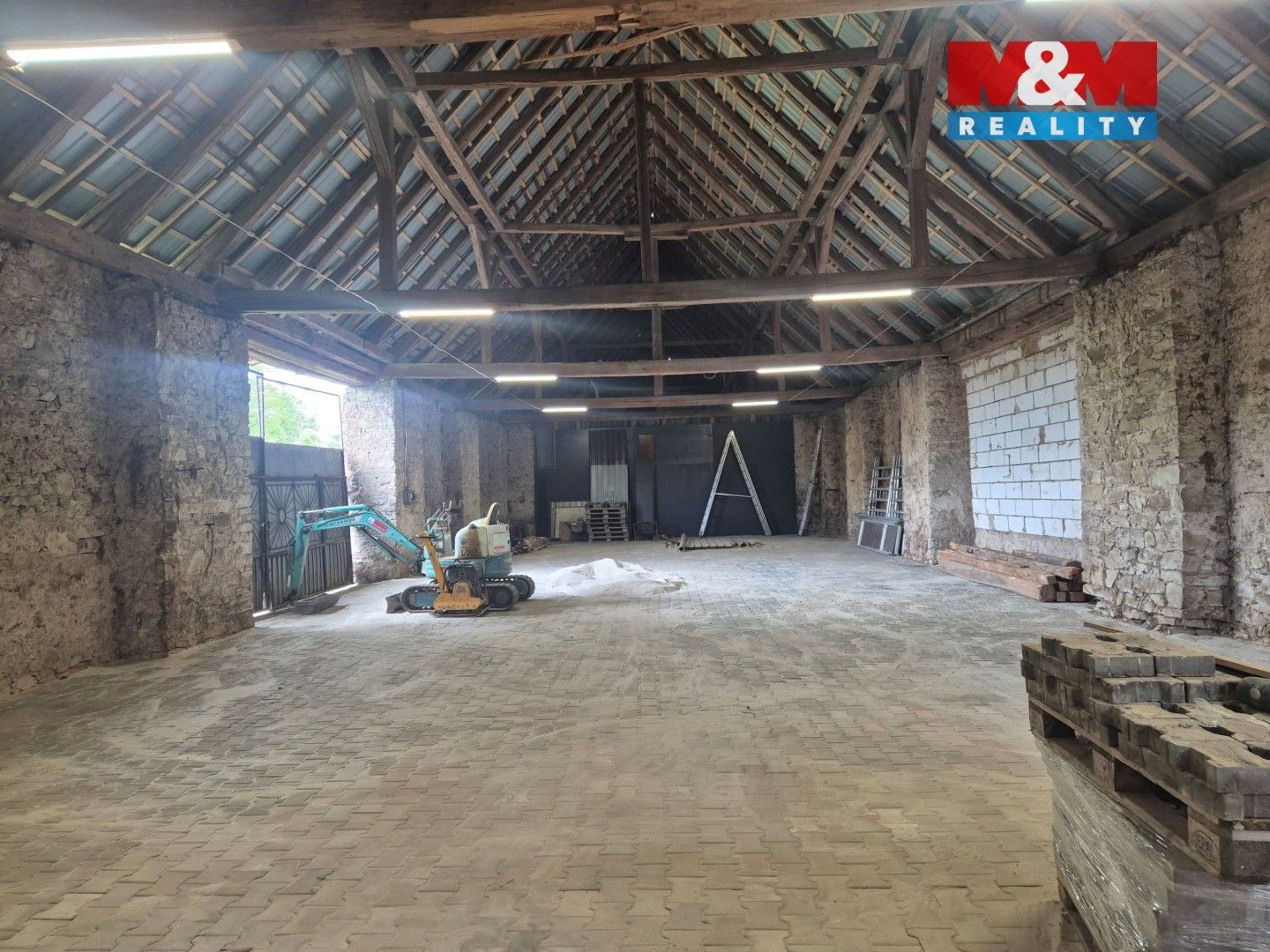 Pronájem komerčního prostoru 350 m² - foto 4