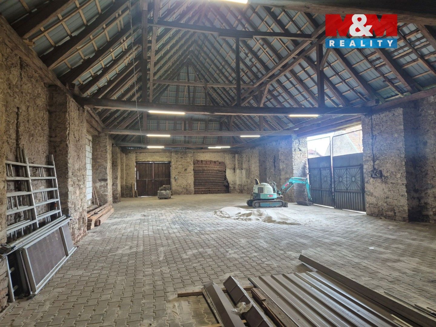 Pronájem komerčního prostoru 350 m² - foto 10
